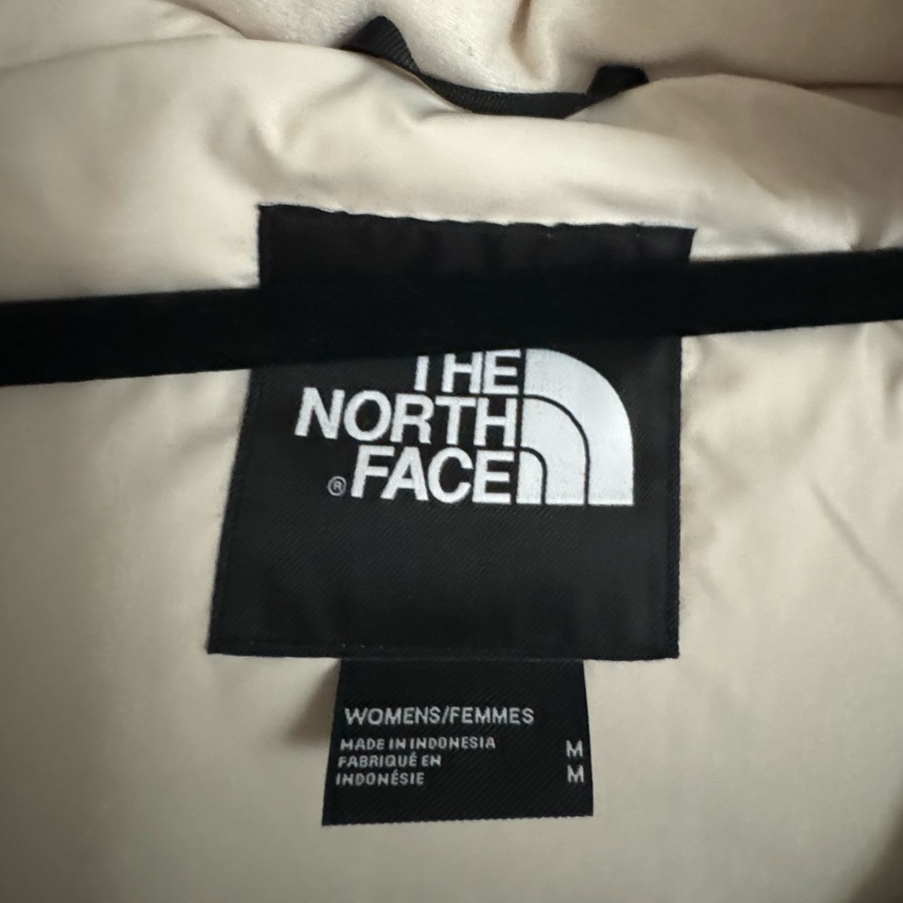 Northface women’s puffer parka - Picture 3 of 3